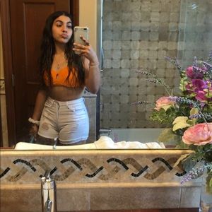 Meet your Posher, Ayaa